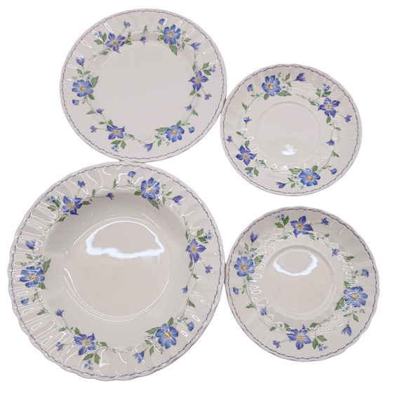 Mikasa Maxima Rotunda CAJ02 Plate Set – Blue Floral Japan Fine China Set of 4 - Picture 1 of 9